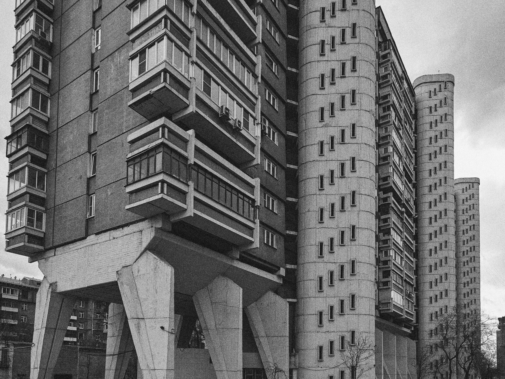 House on legs, image 8