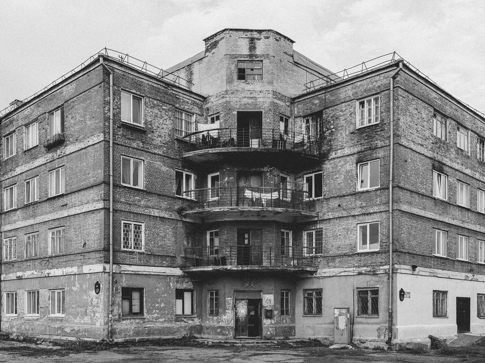 Dormitory of the wagon train parts plant, image 1