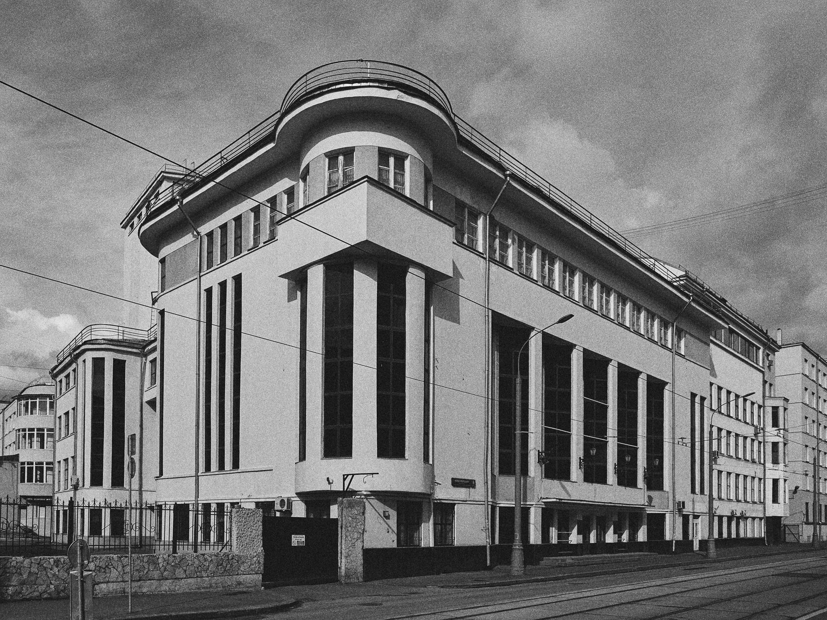 MIIT club and hostel, image 1